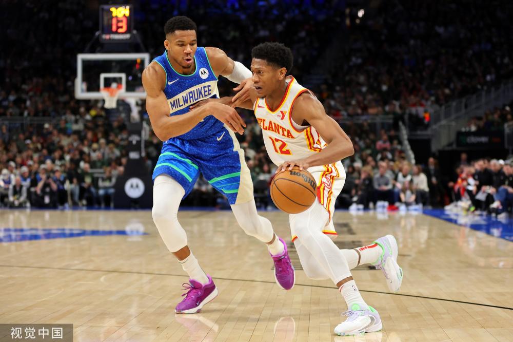 他的缺席并 他的缺席并